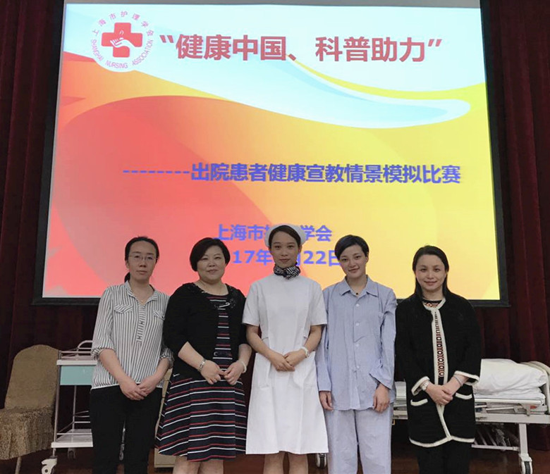 合影_副本.jpg 合影_副本.jpg