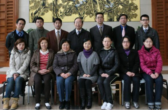 研究团队.jpg 研究团队.jpg